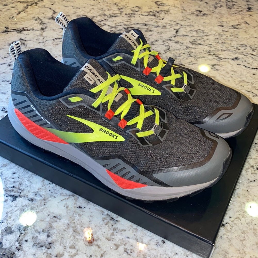 Brooks Cascadia 15 Size 11 (D)
